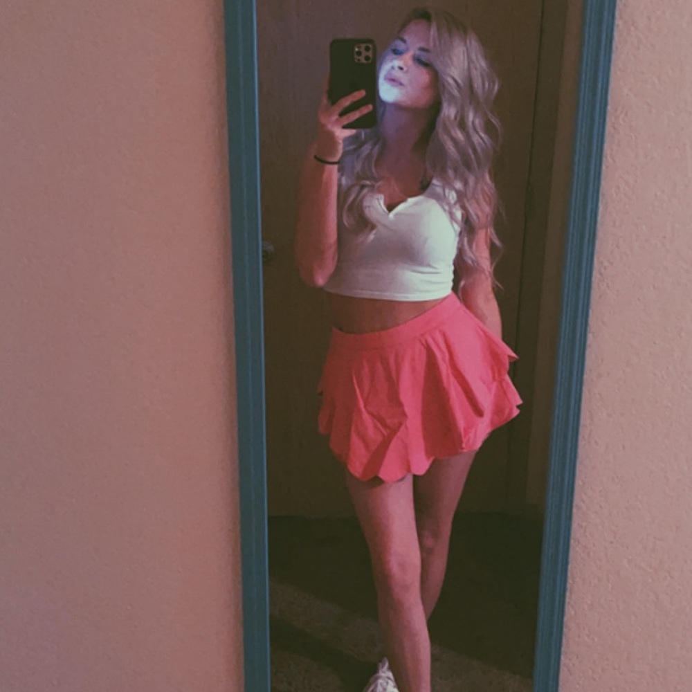 cute skirt NWT too big for me.